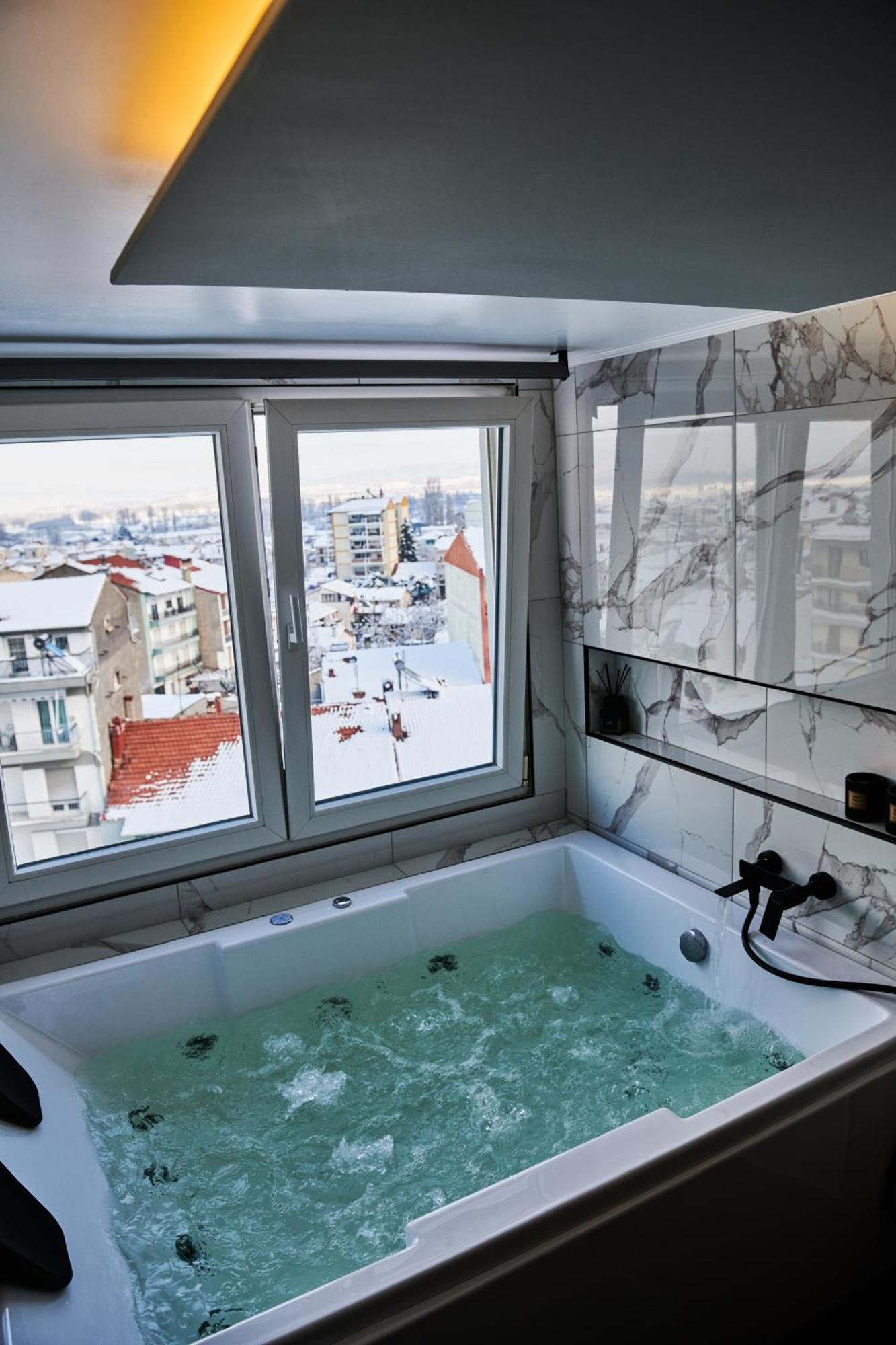 The Skyline Suite Florina Dış mekan fotoğraf