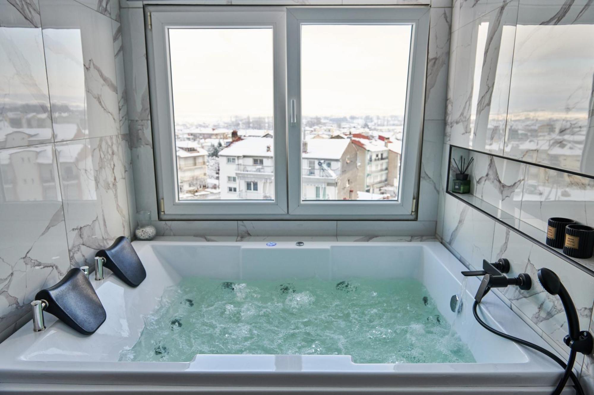 The Skyline Suite Florina Dış mekan fotoğraf