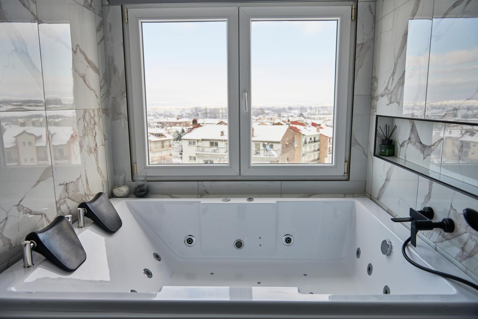 The Skyline Suite Florina Dış mekan fotoğraf